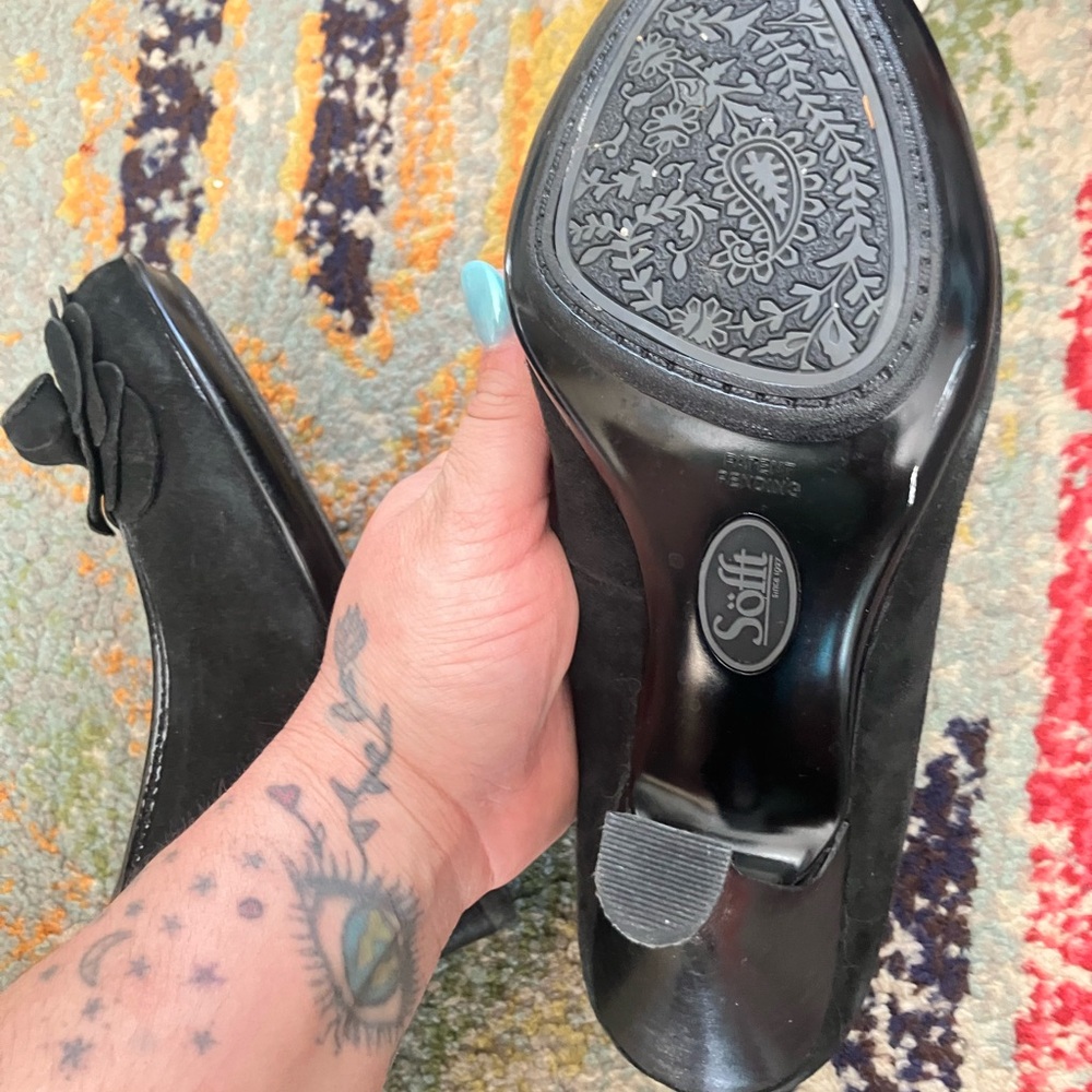 Söfft Black Suede Floral Ballet Flats - Picture 5 of 7